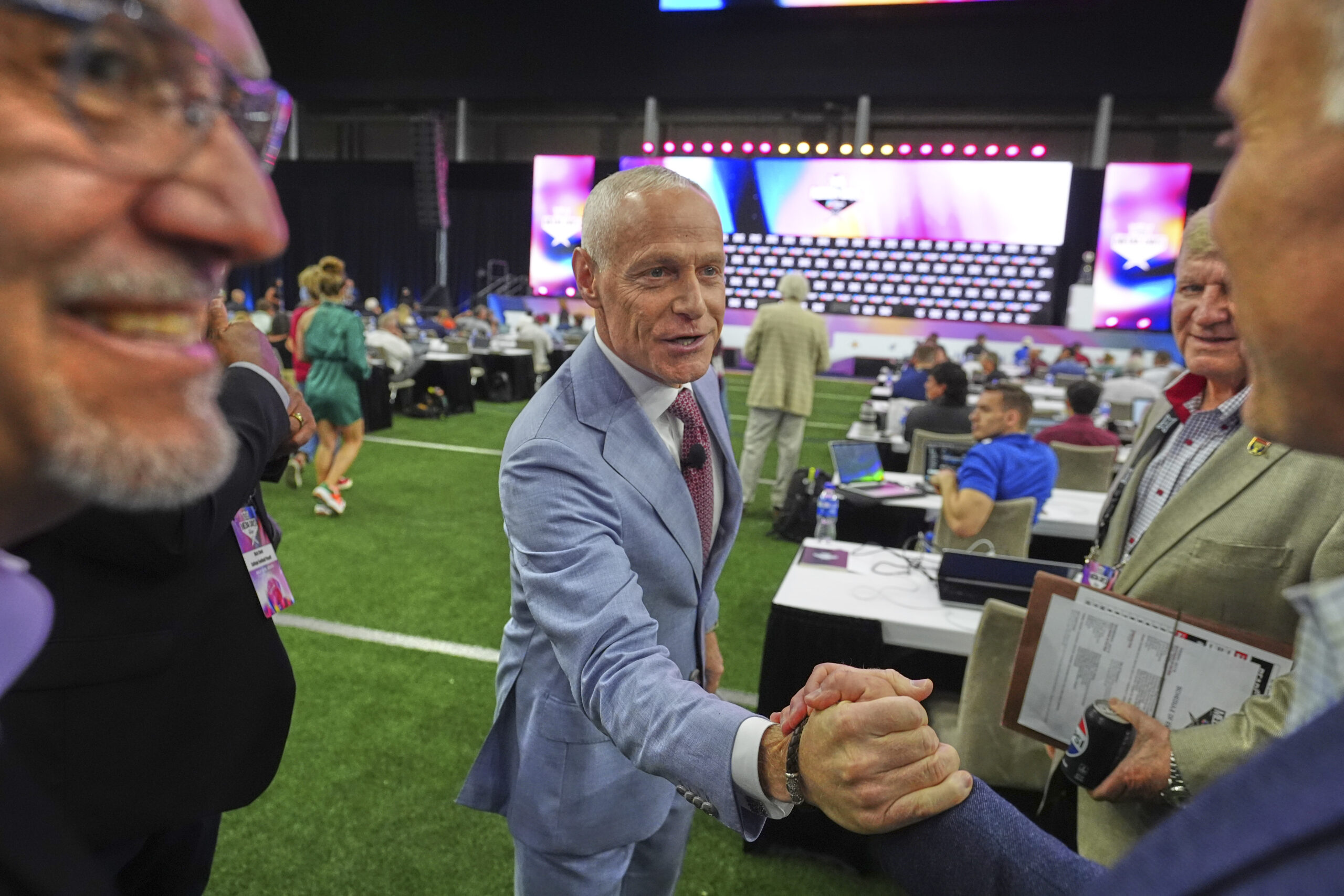 Big 12 Commish: 'I fully expect the Big 12 to earn multiple College Football Playoff bids this year'
